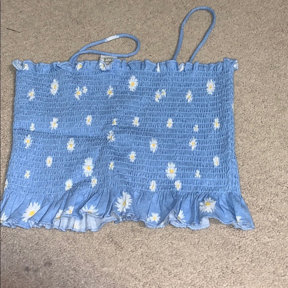 light blue and daisies spaghetti strap crop top - Picture 2 of 2